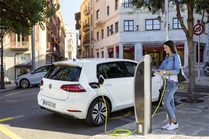 Nuove e-Golf, Golf GTE, Golf GTI Performance e Golf R