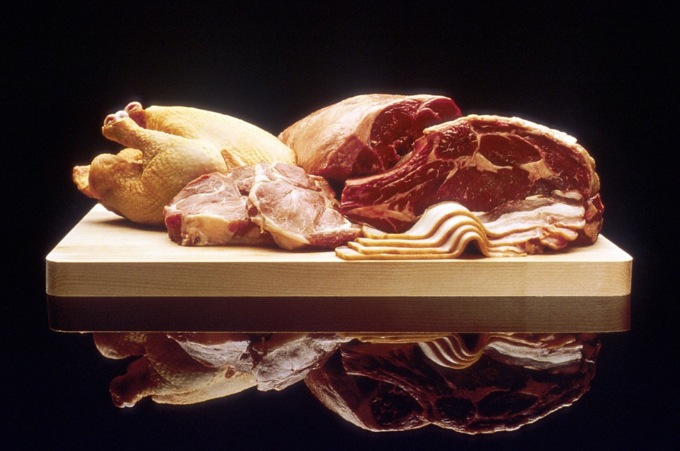 La carne fa davvero male? No, se mangiata nella giusta quantità