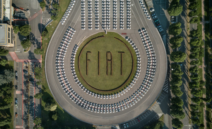 Una consegna da record: sono 1.495 le Fiat 500 consegnate a Esselunga