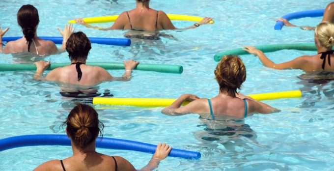 Ginnastica in acqua, in forma grazie all’attività fisica