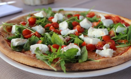 Pizza d estate, i gusti più gettonati dal pesce alle verdure