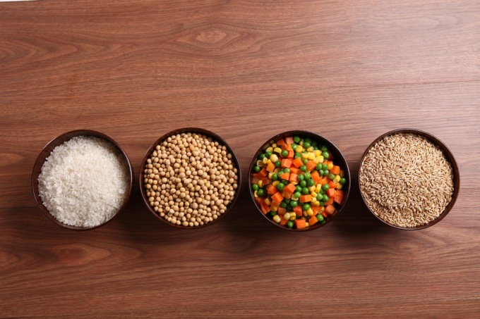 Mangiare fibre e cereali integrali per perdere peso