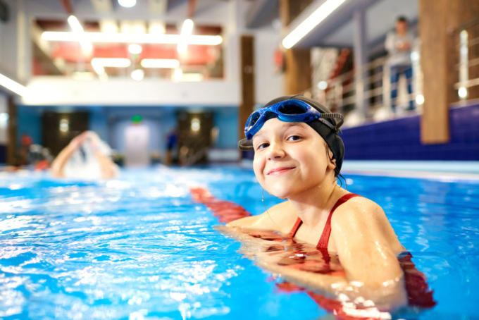 I benefici del nuoto, uno sport completo per bambini e adulti