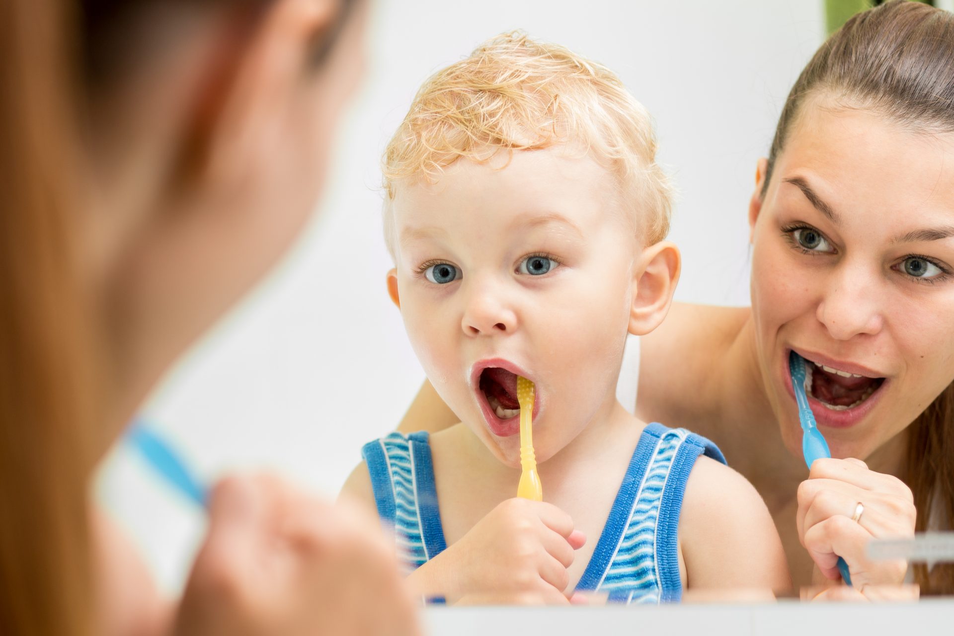 Do your teeth. Гигиена полости рта для детей. Чистка зубов для детей. Гигиена рта для детей. Гигиена полости рта у дошкольников.