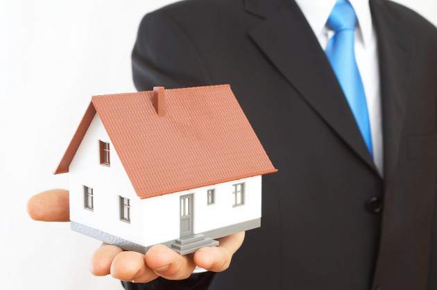 Compravendita casa, ecco chi paga le spese notarili