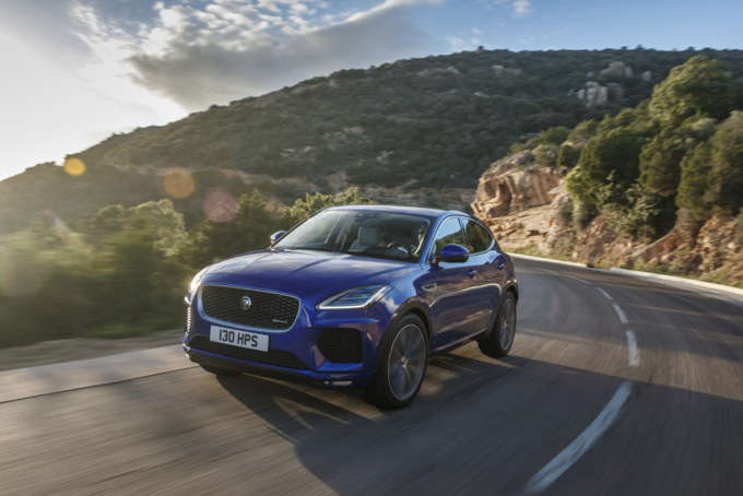 Jaguar E-Pace trionfa al Car Design Award 2018