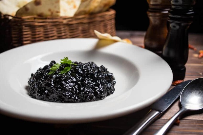 Risotto al nero di seppia, origini e ricetta