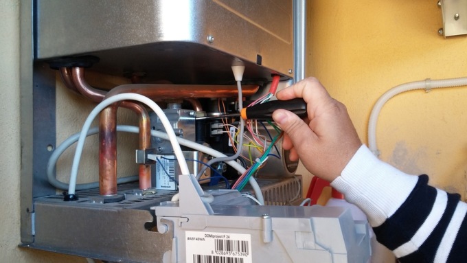 Manutenzione caldaie, controllo fumi e valvole