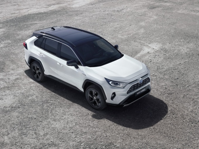 Nuovo Toyota RAV4, al via gli ordini