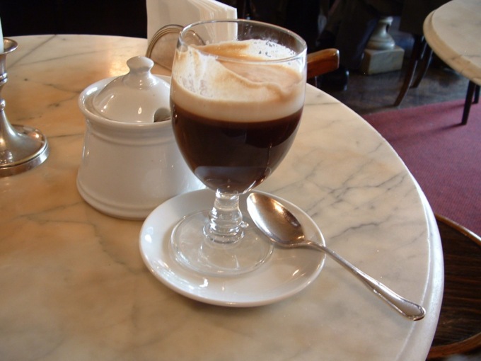 Che cosa è il bicerin, il dessert che piaceva a Cavour