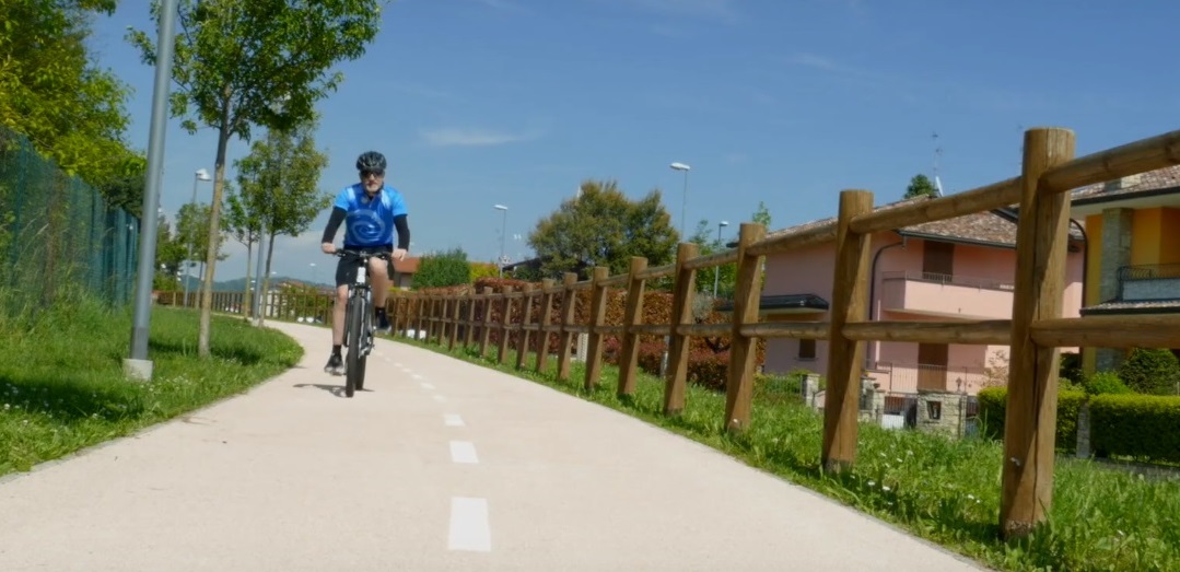 Pedalando verso Sotto il Monte tra il sacro e l’Hi-Tech