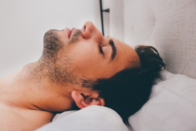 Che cosa è la forfora? Cause e trattamento