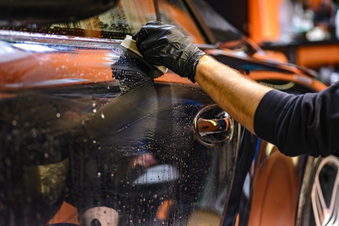 Il lavaggio auto è una pratica fondamentale