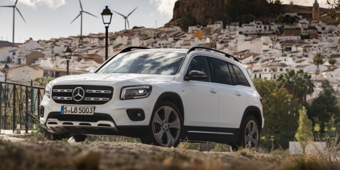 Mercedes-Benz, compatte e SUV tra i modelli più richiesti