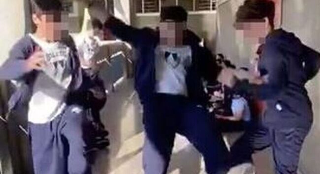 Skullbreaker Challenge: la nuova sfida di Tik Tok manda all’ospedale un adolescente