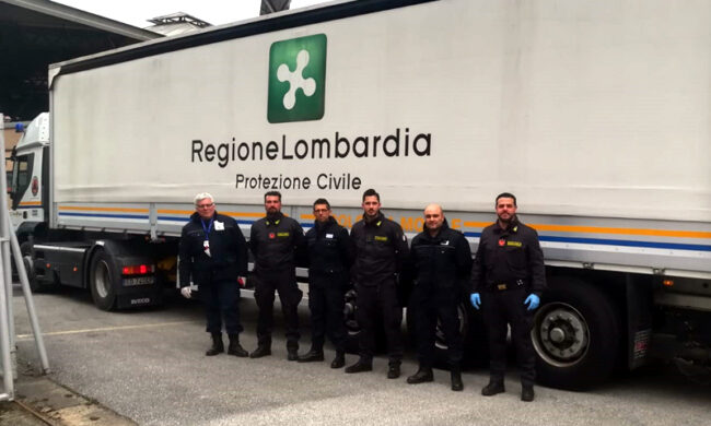 Migliaia di guanti e mascherine illegali: stop alla dogana fra la Svizzera e Como
