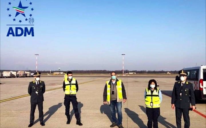 Mascherine ordinate dalla Regione: Agenzia Dogane prima le sequestra e poi le restituisce tramite la Protezione Civile