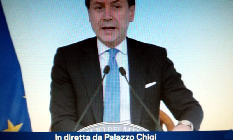 Conferenza stampa a sorpresa di Conte: Italia tutta “zona protetta”