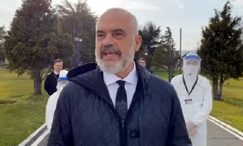 Il video virale del premier albanese: “Non siamo ricchi ma non abbandoniamo l’amico in difficoltà”