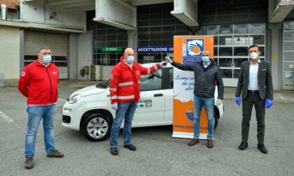 Cancro Primo Aiuto dona un’auto al Comitato Regionale Lombardia di Croce Rossa Italiana