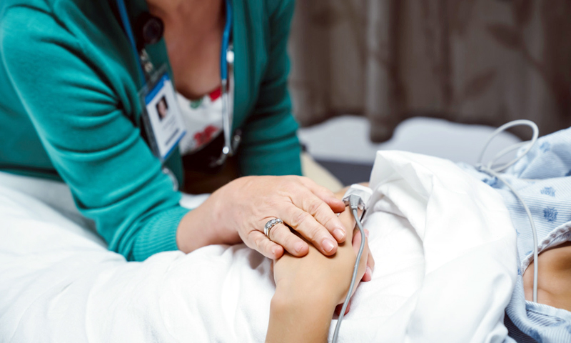 La testimonianza di una psicologa al fianco dei malati Covid terminali in hospice