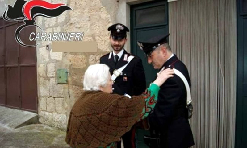 Le pensioni? Agli over 75 le porteranno direttamente a casa i Carabinieri