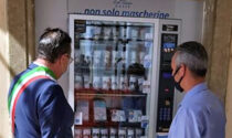 Intanto distributori automatici di mascherine spuntano come funghi in Piemonte e Veneto