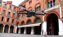 Droni per le strade: misurano la febbre volando sopra di voi VIDEO