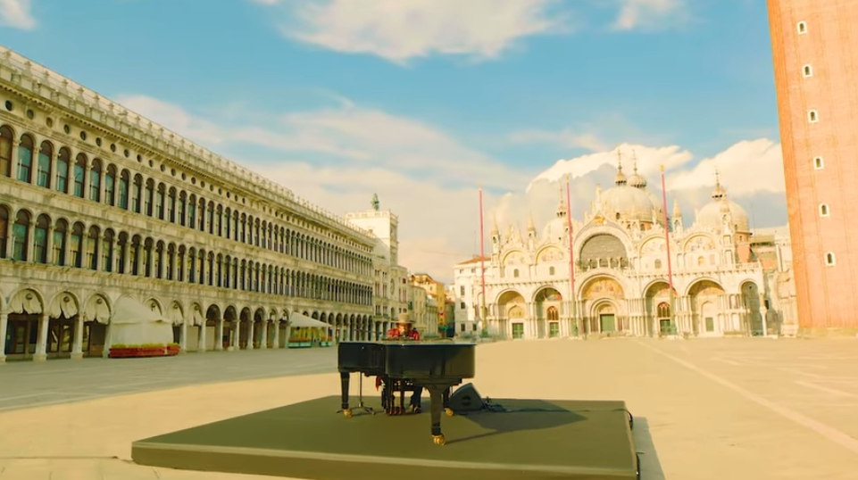 “Amore adesso!” il nuovo singolo di Zucchero in una spettacolare piazza San Marco deserta