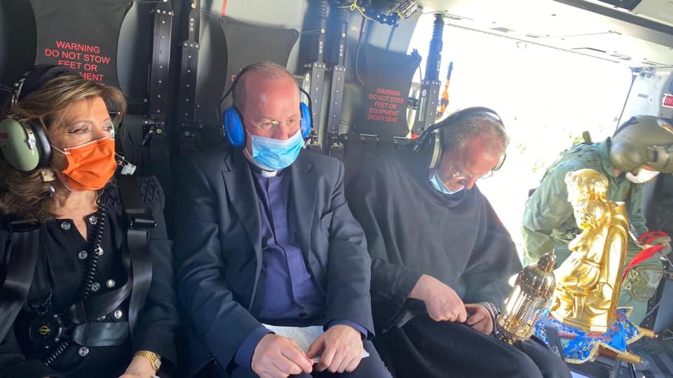 Padova celebra Sant’Antonio: la benedizione in elicottero sopra la città con la presidente del Senato Elisabetta Casellati