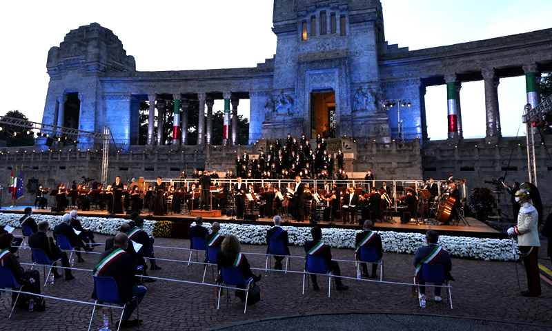 Le note del Requiem di Donizetti dal cimitero di Bergamo abbracciano l’Italia intera