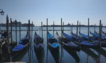 Un giro in gondola gratis: il regalo dei gondolieri a medici e infermieri dell’emergenza Covid