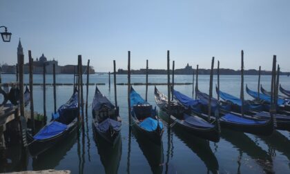 Un giro in gondola gratis: il regalo dei gondolieri a medici e infermieri dell’emergenza Covid