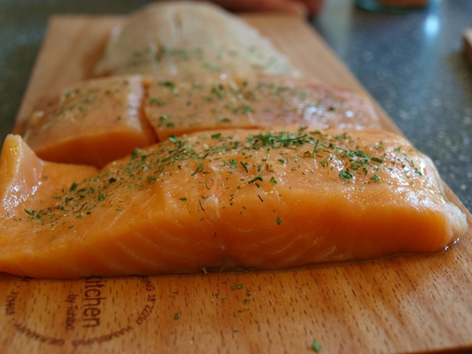 Ricetta tranci di salmone in salsa