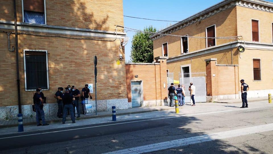 Centro accoglienza a Treviso, scoppia nuovo focolaio: 133 positivi. E’ polemica – VIDEO