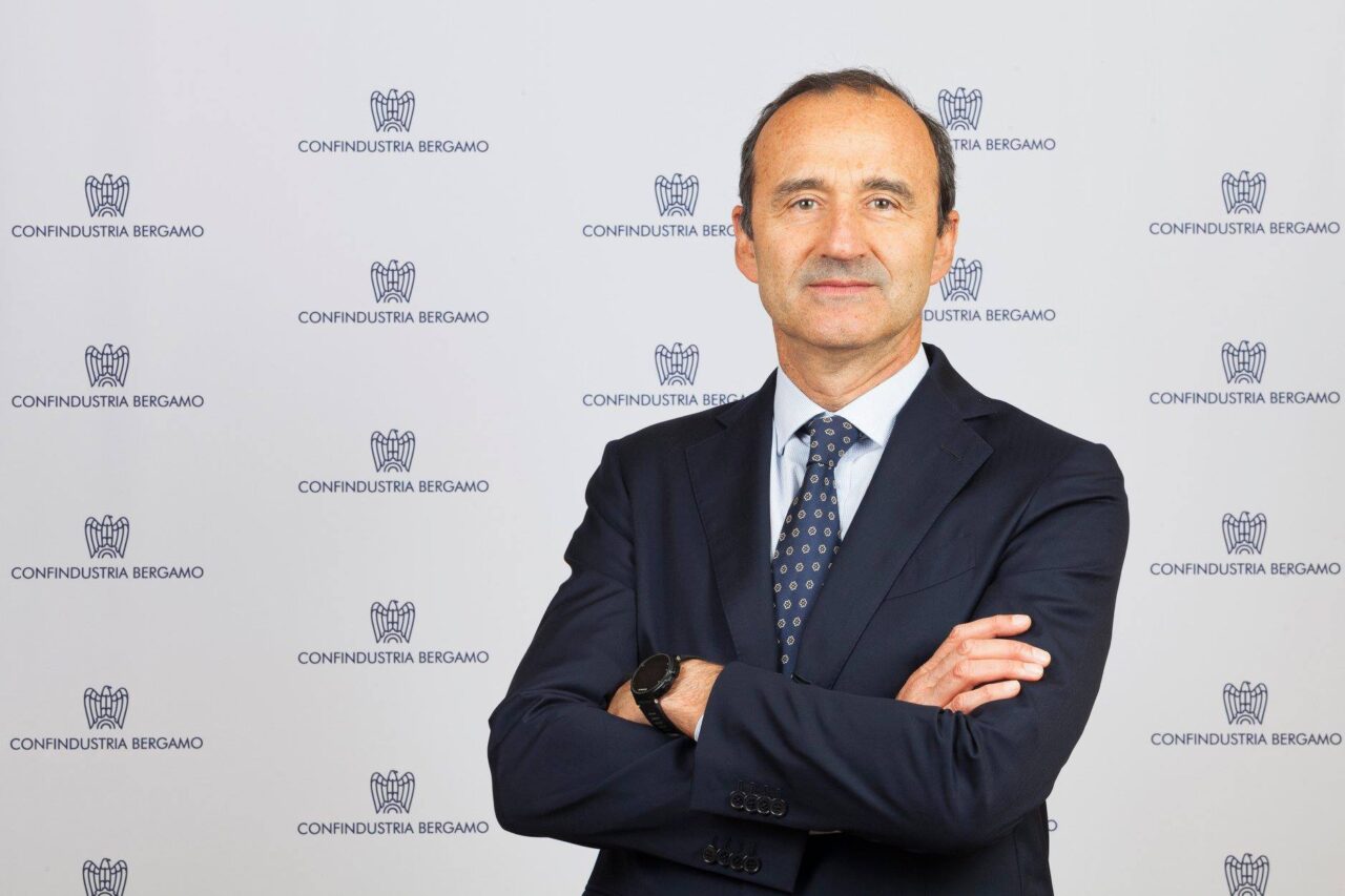 Proiettili e minacce al presidente di Confindustria Bergamo: «Dove non arriva il Covid arriviamo noi»