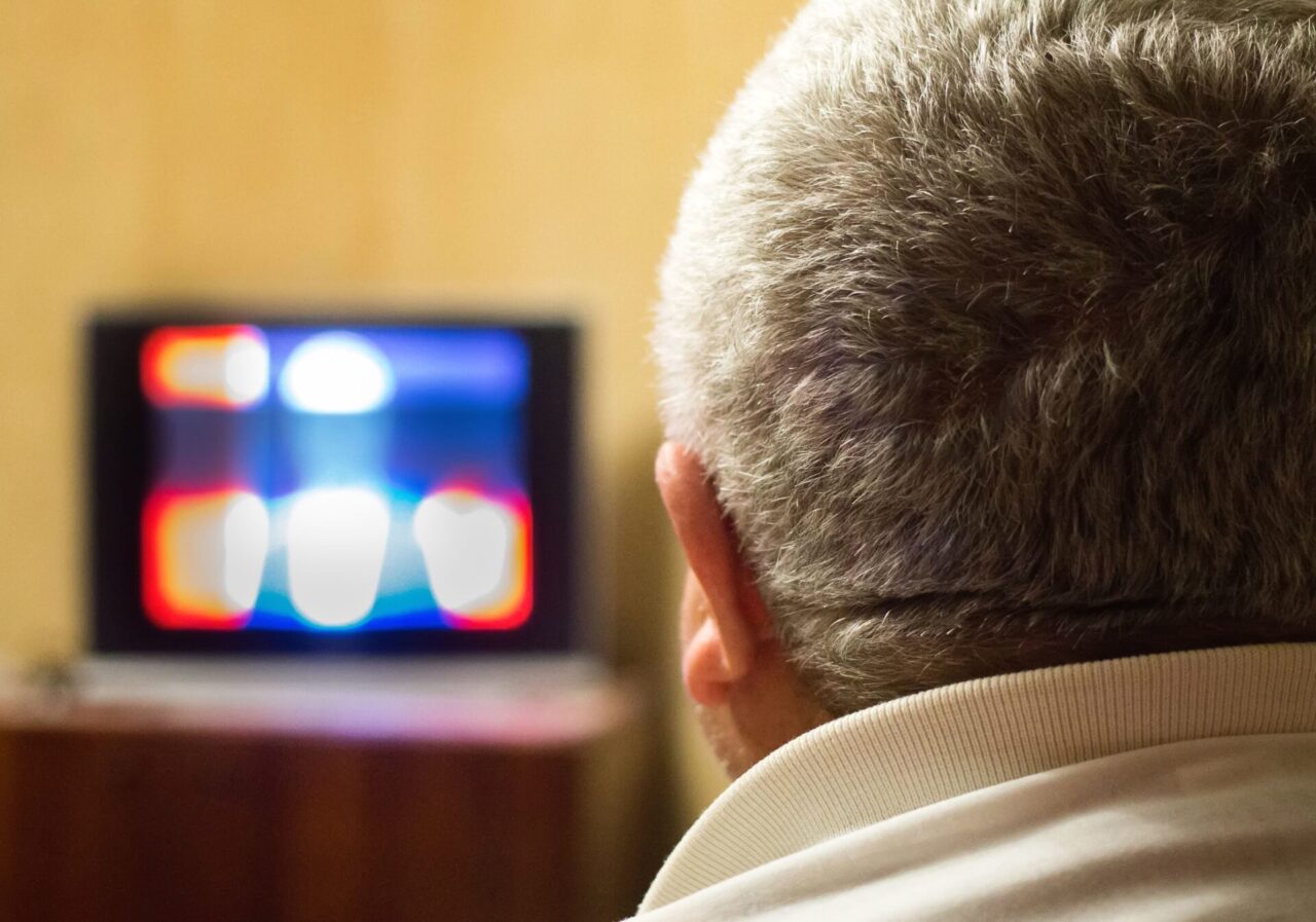 Maxi operazione della guardia di finanza: oscurati 65mila abbonamenti illegali di Sky e DAZN