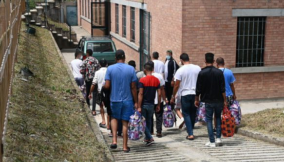 Il governatore Cirio dice “Adesso basta” all’invio di migranti in Piemonte