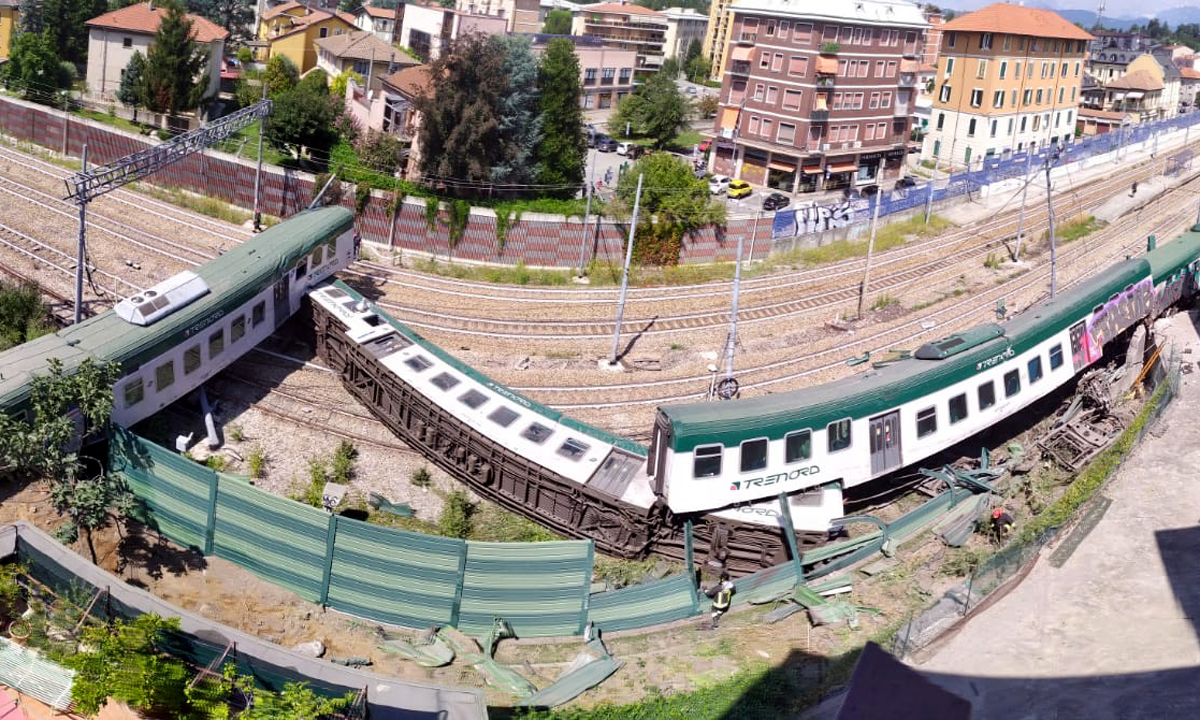 In Brianza i treni ripartono (e poi deragliano) da soli mentre i macchinisti sono… al bar