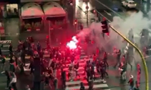 Proteste Dpcm a Milano: guerriglia in Buenos Aires, assediato Palazzo Lombardia