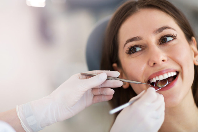 La prevenzione dentale si basa su igiene orale, abitudini alimentari e visite periodiche