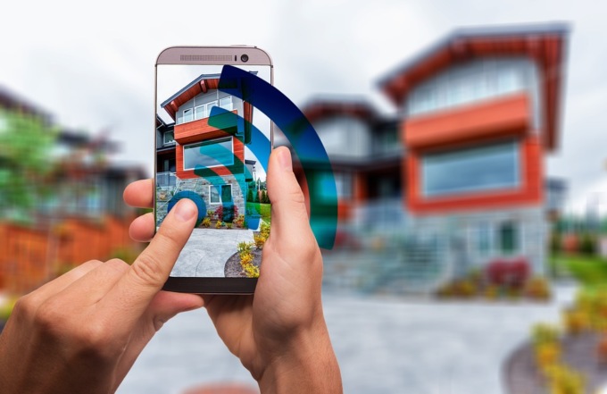 Smart home, la casa intelligente è perfetta anche per i nonni