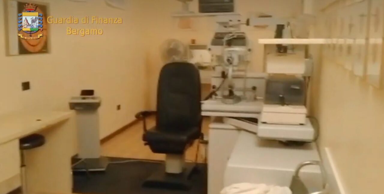 Falso oculista (ed evasore totale) smascherato dalla Finanza VIDEO