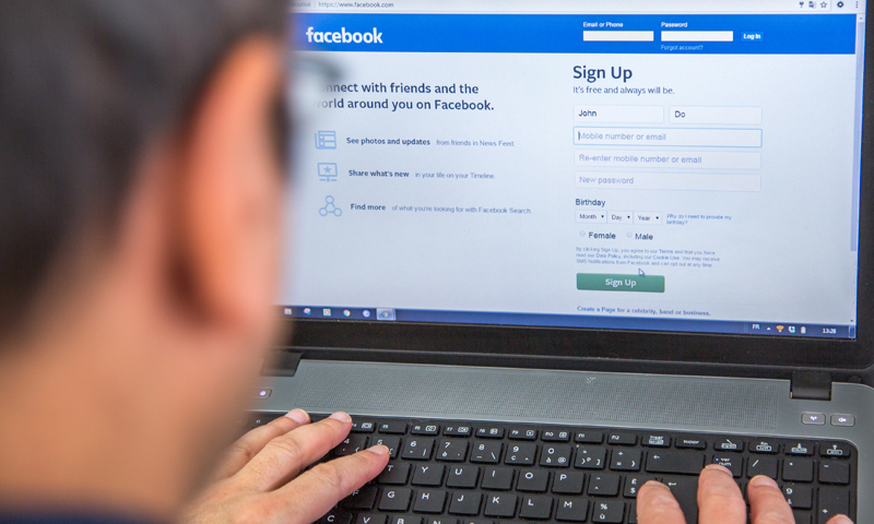 Denunciato per un commento su Facebook: istigava a infrangere il Dpcm