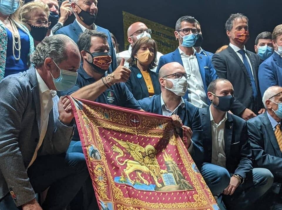 Liga Veneta, Fontana lascia. Zaia: “L’ho saputo poco prima”. E’ gelo nel partito