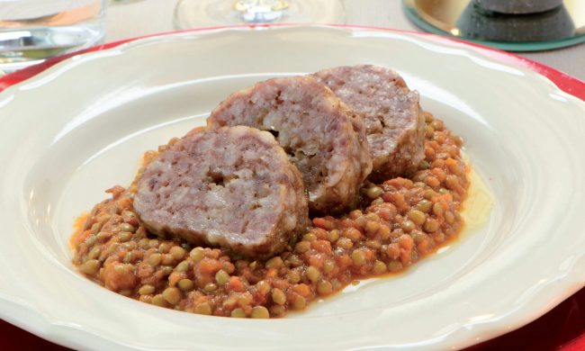Capodanno 2021 | Ricetta cotechino e lenticchie | Ma chi era San Silvestro?