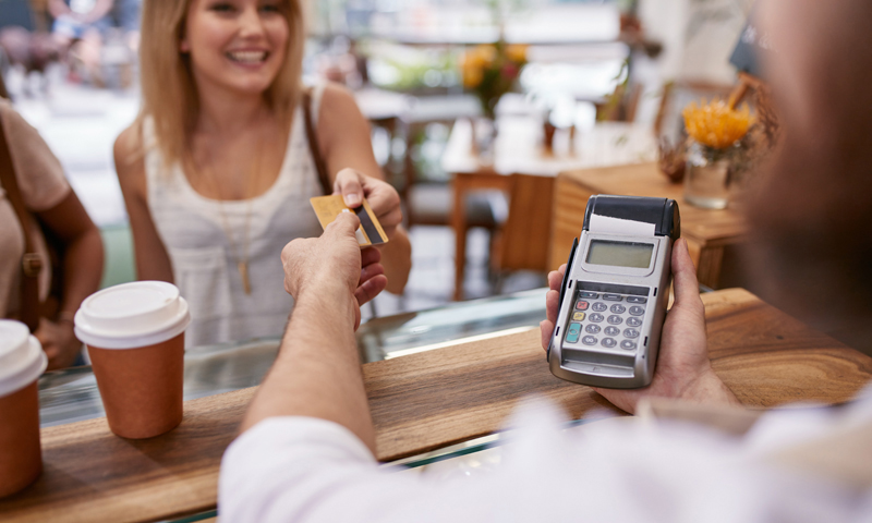FAQ Cashback Natale: avete capito tutto su come ottenere il rimborso pagando con carte e bancomat?