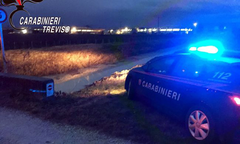 Tenta salto da film del canale con la moto, si schianta e muore sul colpo