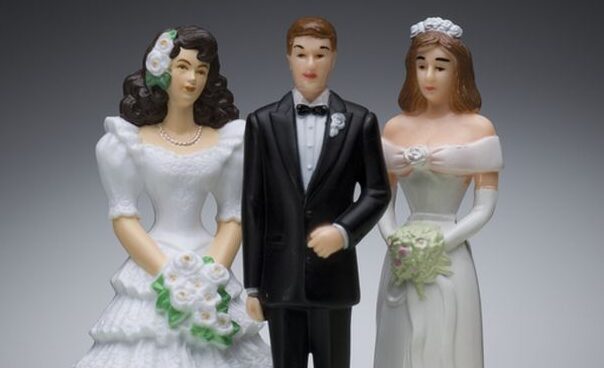 Si risposa ma si era scordato di divorziare dalla prima moglie: condannato
