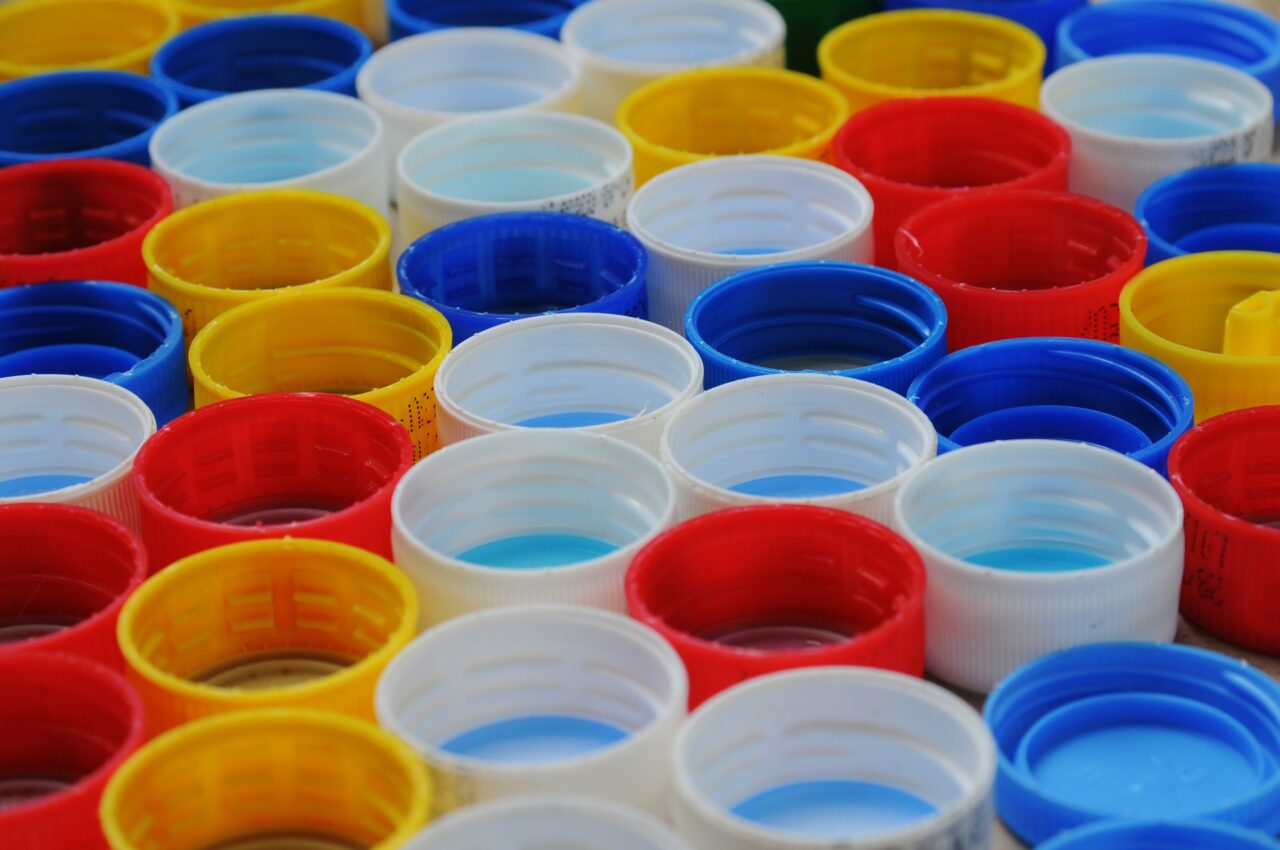 Plastic challenge, la sfida di Cariplo alle plastiche monouso